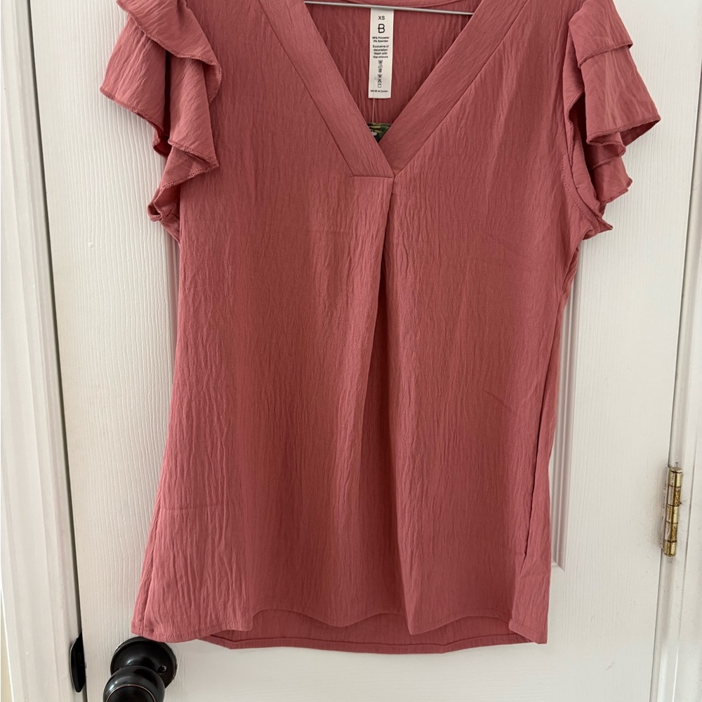 🟩3/$15 Mauve Ruffle Sleeve Blouse